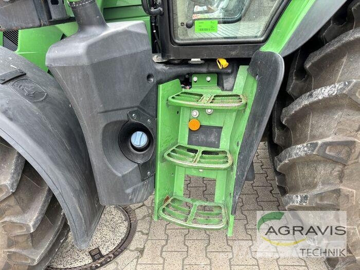 John Deere 6130 R 트랙터