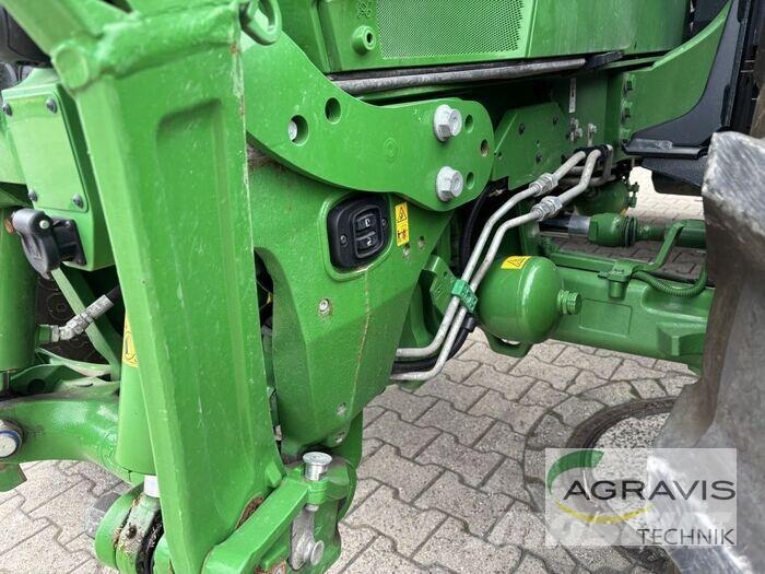 John Deere 6130 R 트랙터