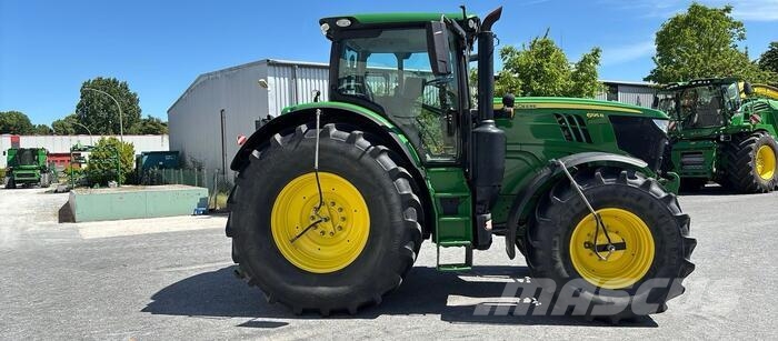 John Deere 6195 R Traktori
