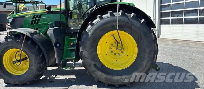 John Deere 6195 R Traktori
