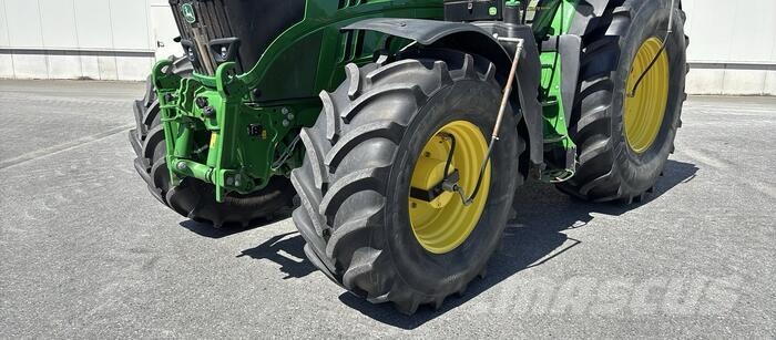 John Deere 6195 R Traktori