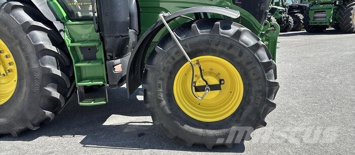 John Deere 6195 R Traktori