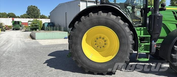 John Deere 6195 R Traktorer