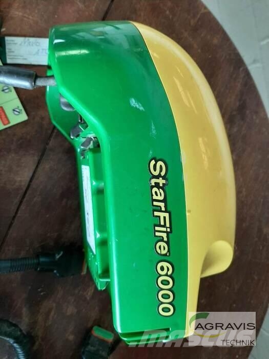 John Deere 6215 R Traktorer