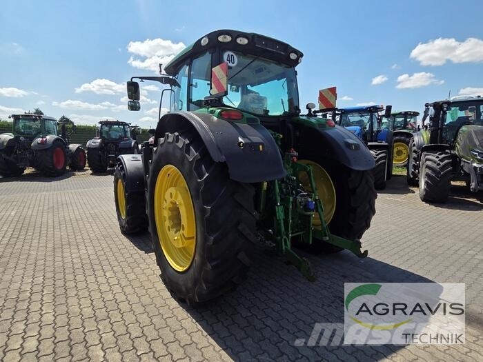 John Deere 6215 R Traktorer