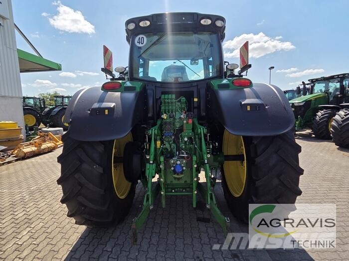 John Deere 6215 R Traktorer