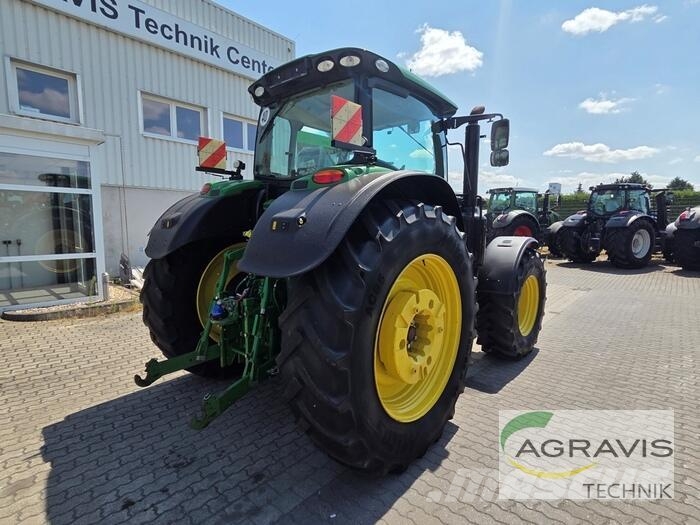 John Deere 6215 R Traktorer
