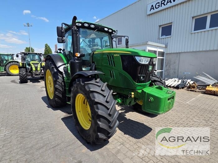 John Deere 6215 R Traktorer