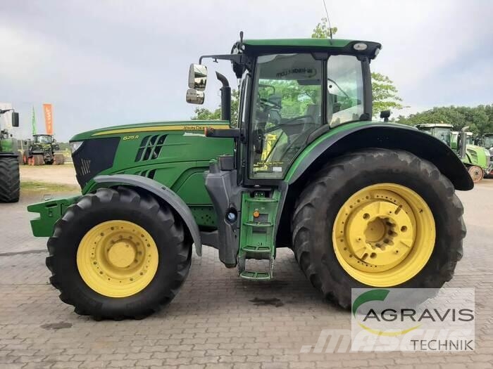 John Deere 6215 R Traktorid