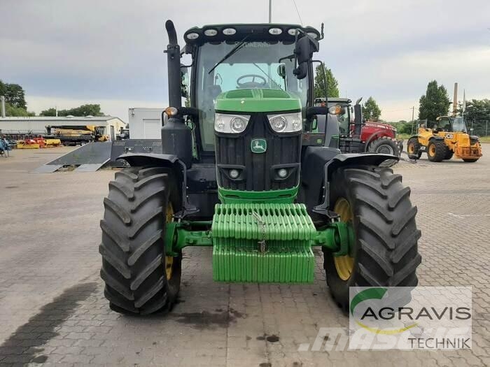 John Deere 6215 R Traktorid