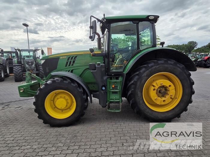 John Deere 6215 R Tractoren