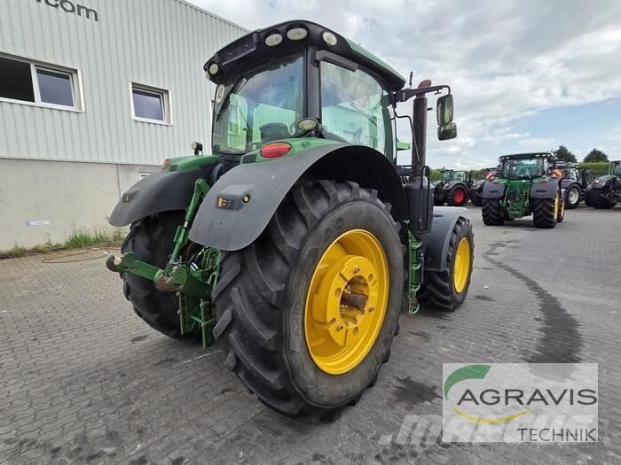 John Deere 6215 R Tractoren