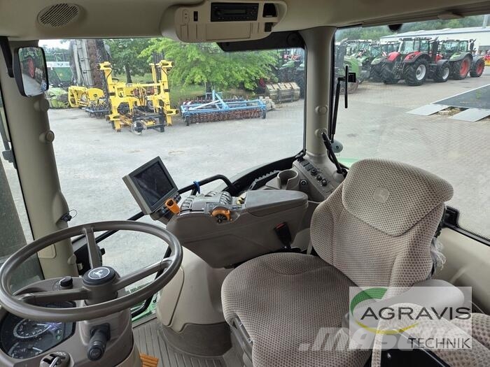 John Deere 6215 R Tractoren