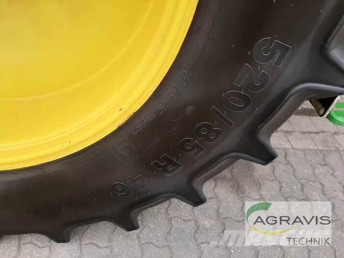 John Deere 6215 R Tractoren