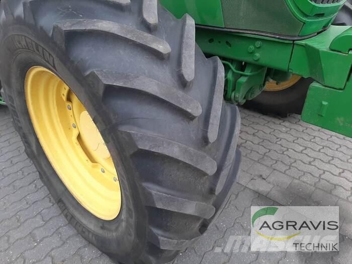 John Deere 6215 R Tratores