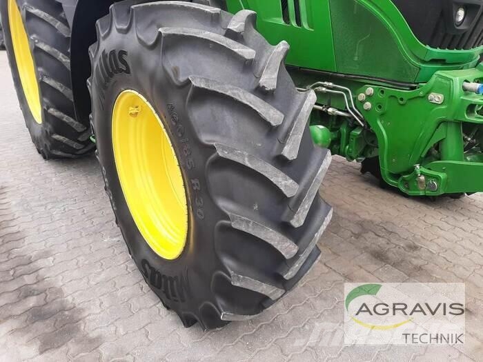 John Deere 6215 R Traktörler