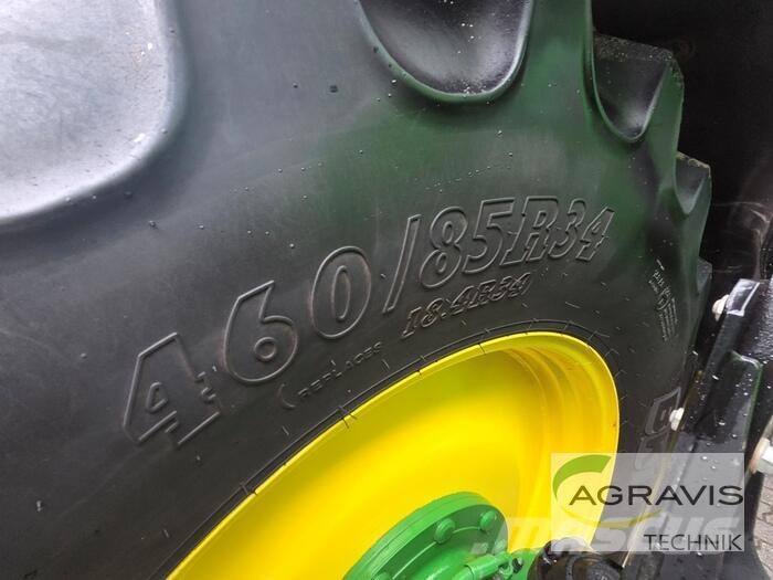 John Deere 6215 R Tractoren