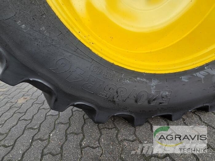 John Deere 6215 R Tractoren