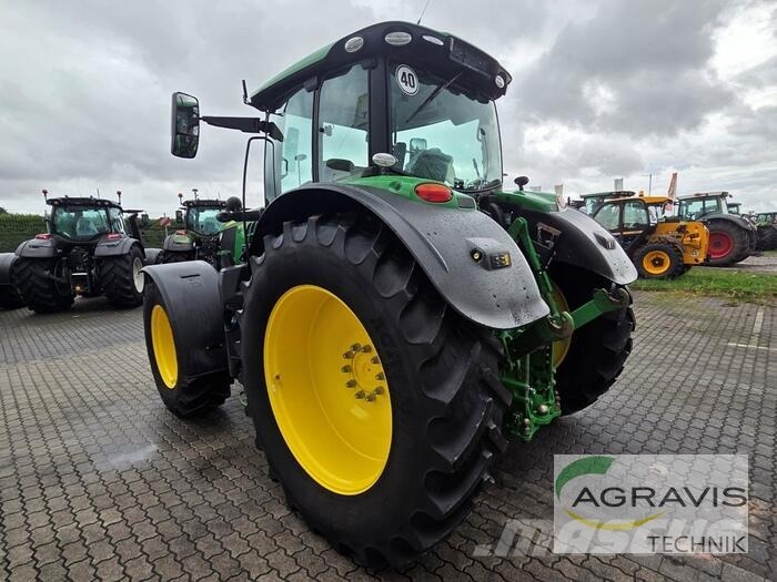 John Deere 6215 R Tractoren
