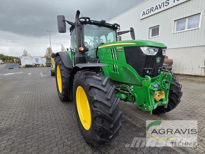 John Deere 6215 R Tractoren