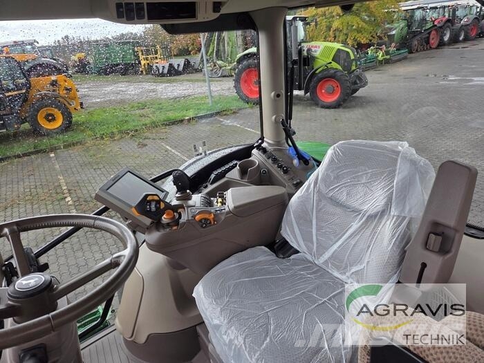 John Deere 6215 R Tractoren
