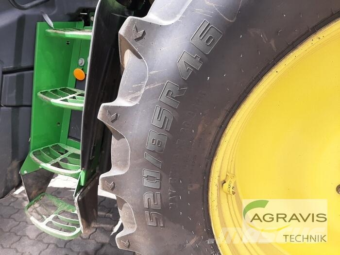 John Deere 6250 R Traktory