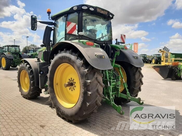 John Deere 6250 R Traktory