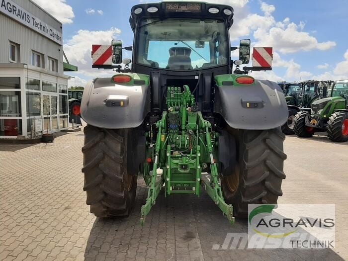 John Deere 6250 R Traktory
