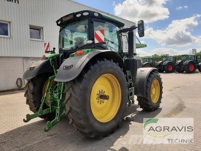 John Deere 6250 R Traktory