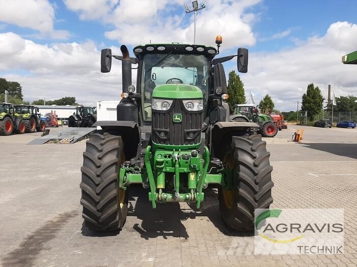 John Deere 6250 R Traktory