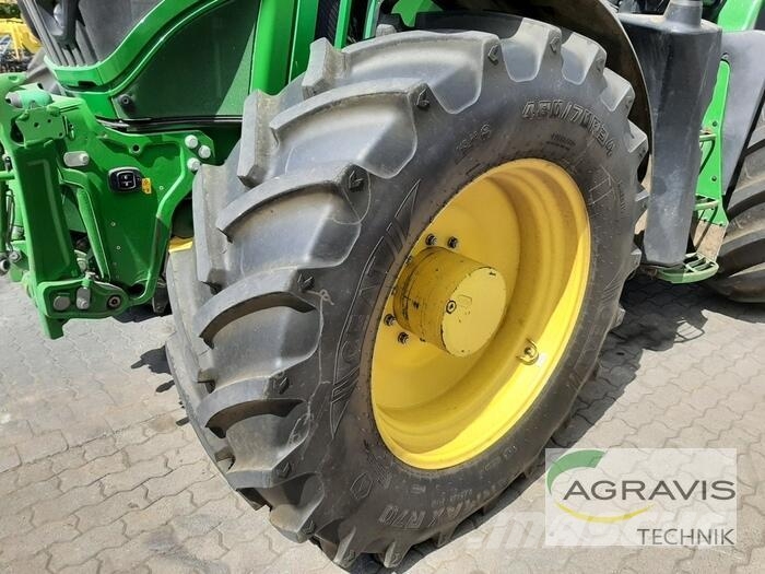 John Deere 6250 R Traktory