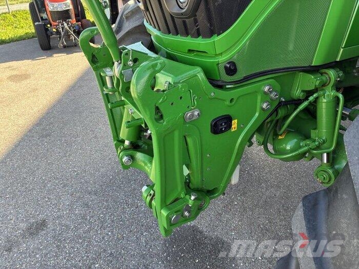 John Deere 6250R الجرارات