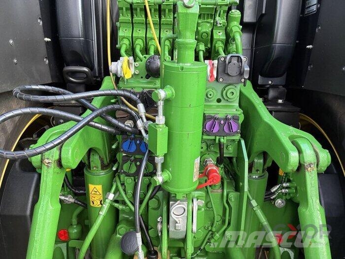 John Deere 6250R الجرارات