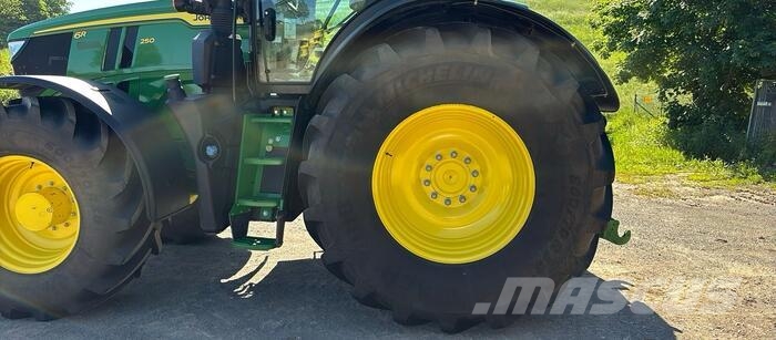 John Deere 6R 250 Trattori