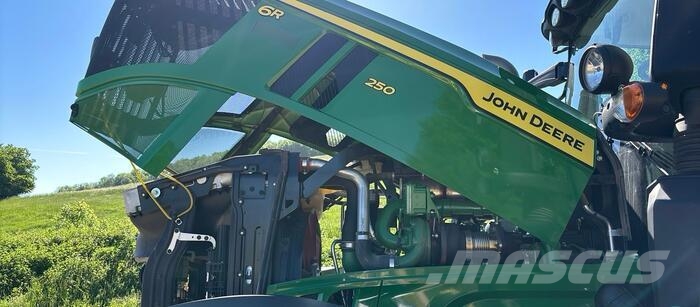 John Deere 6R 250 Trattori