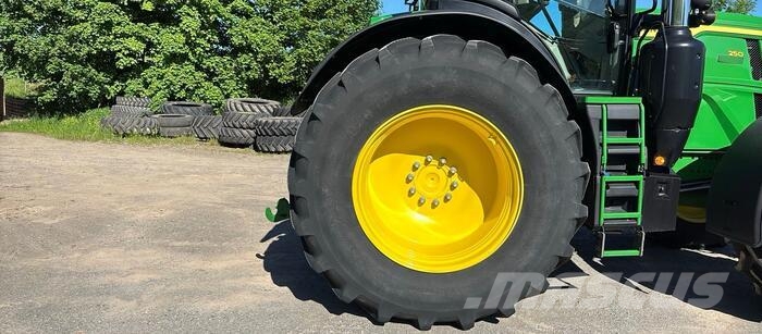 John Deere 6R 250 Trattori
