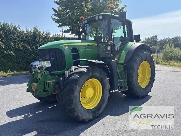 John Deere 7430 PREMIUM Tractoren