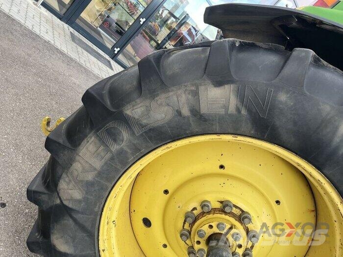John Deere 7700 Tractors