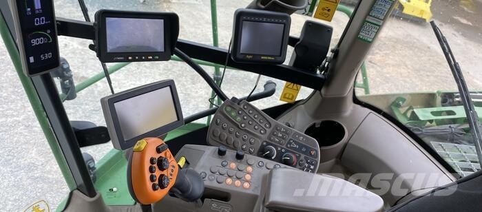 John Deere 8300 Samochodné kosačky