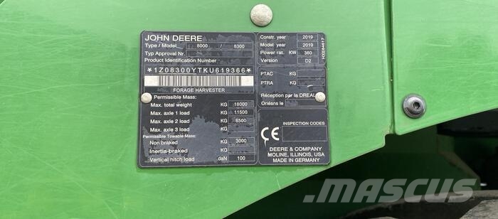 John Deere 8300 Samochodné kosačky