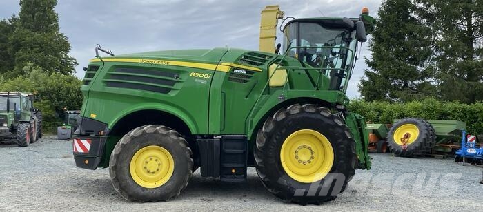 John Deere 8300 Samochodné kosačky
