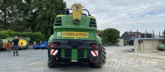 John Deere 8300 Samochodné kosačky