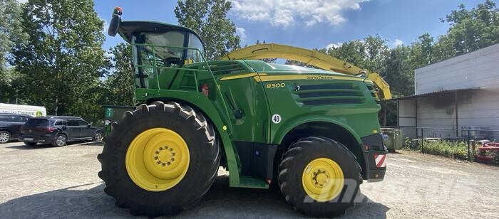 John Deere 8300 Samochodné kosačky