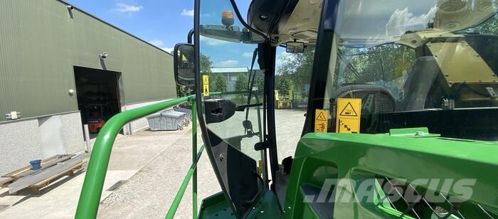 John Deere 8300 Samochodné kosačky