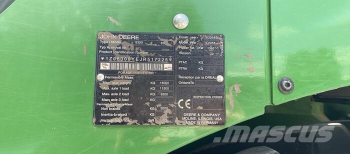 John Deere 8300 Samochodné kosačky