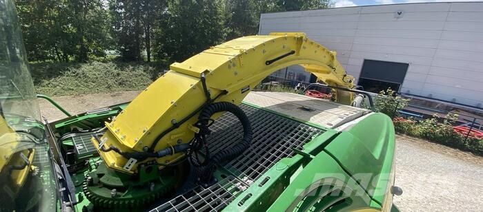 John Deere 8300 Samochodné kosačky