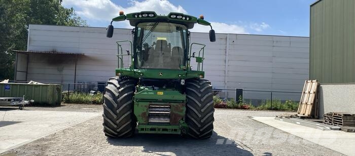 John Deere 8300 Samochodné kosačky