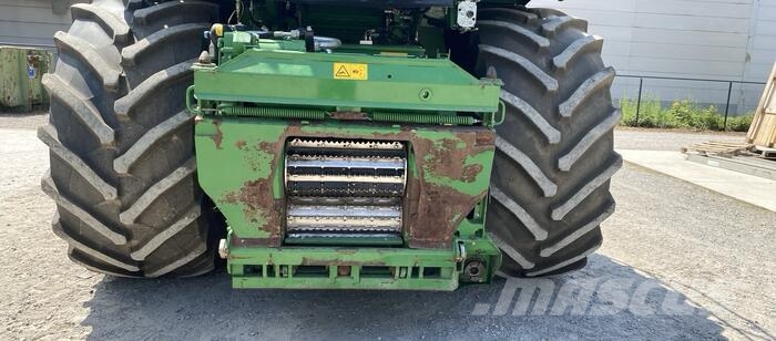 John Deere 8300 Samochodné kosačky