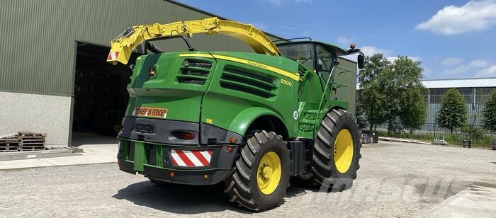 John Deere 8300 Samochodné kosačky