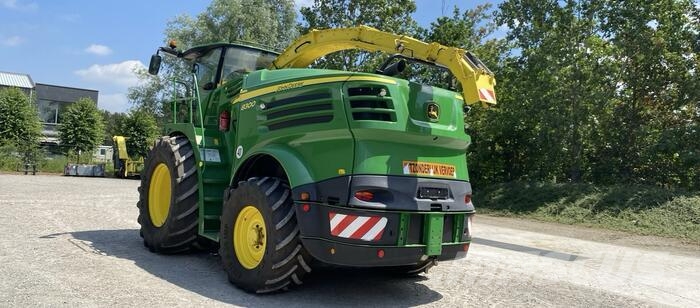 John Deere 8300 Samochodné kosačky